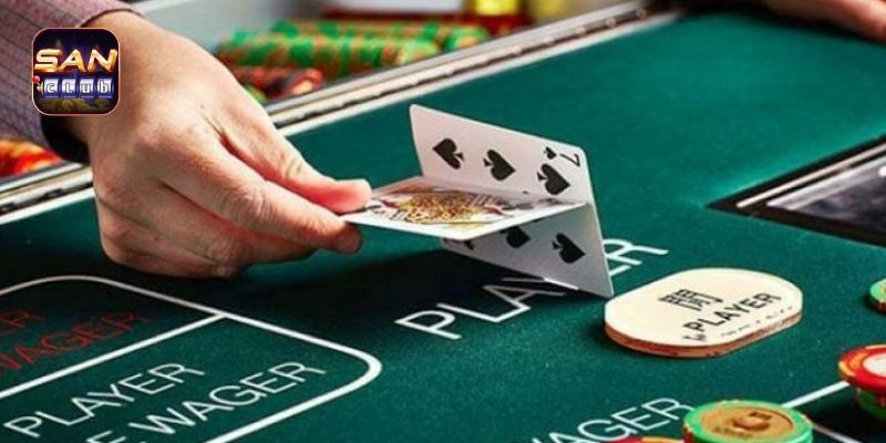 Baccarat Sanclub sở hữu quy luật chơi tương đối dễ hiểu